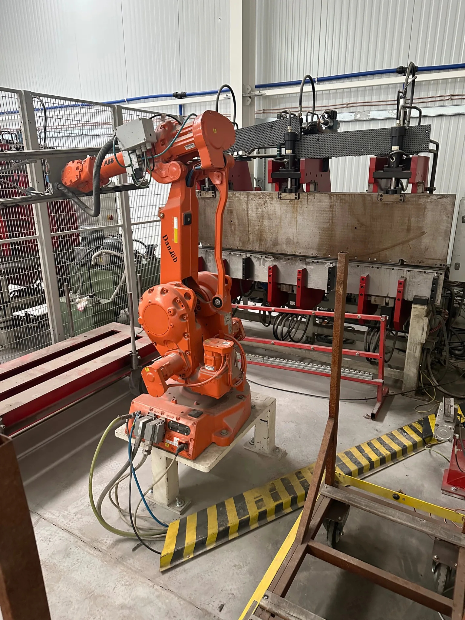 Robotic metal production at DZIEDZIC