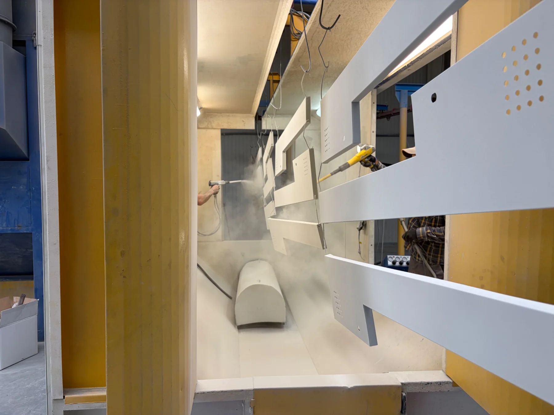 Powder coating in DZIEDZIC metal production