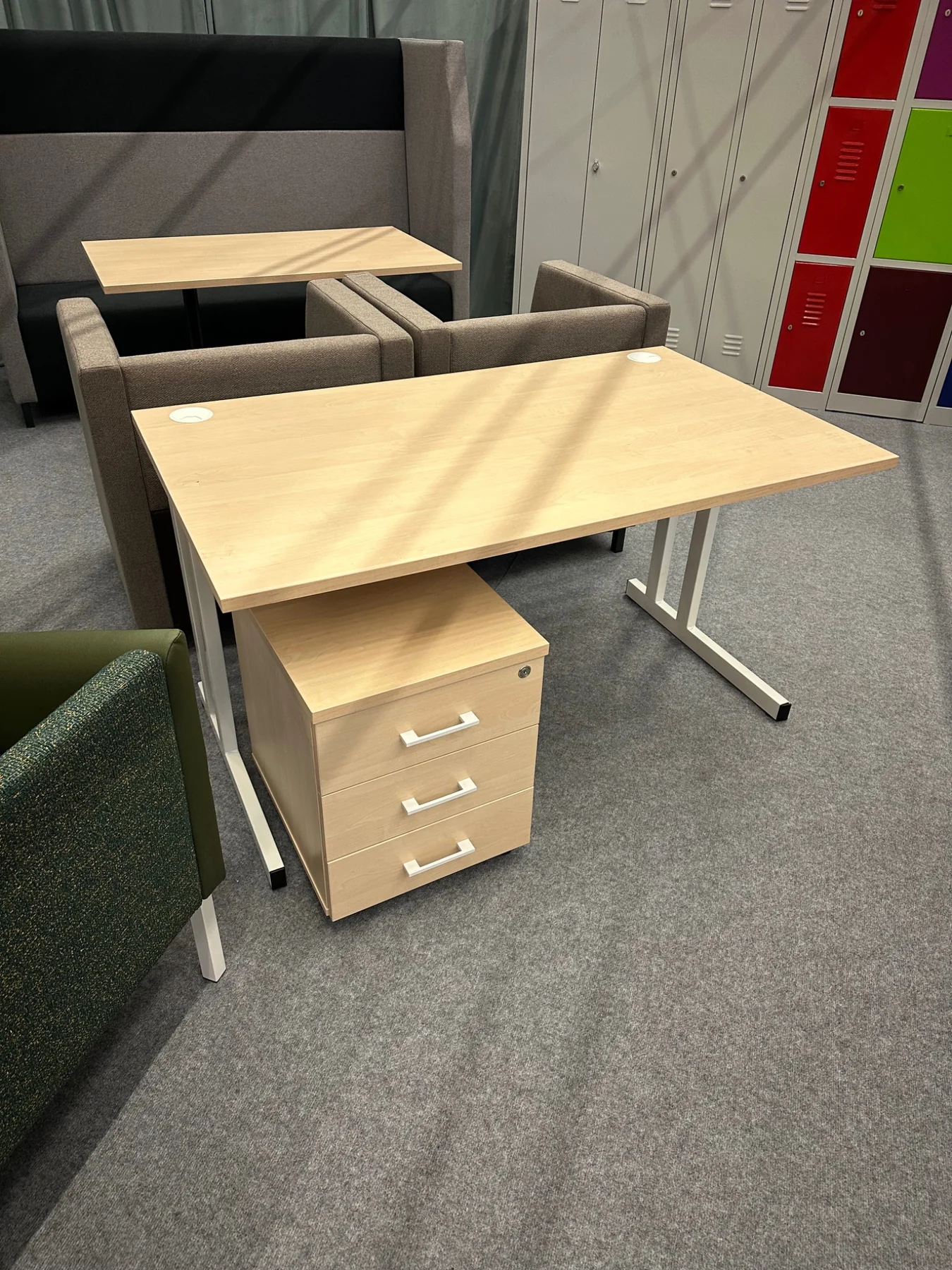 DZIEDZIC desk with mobile pedestal